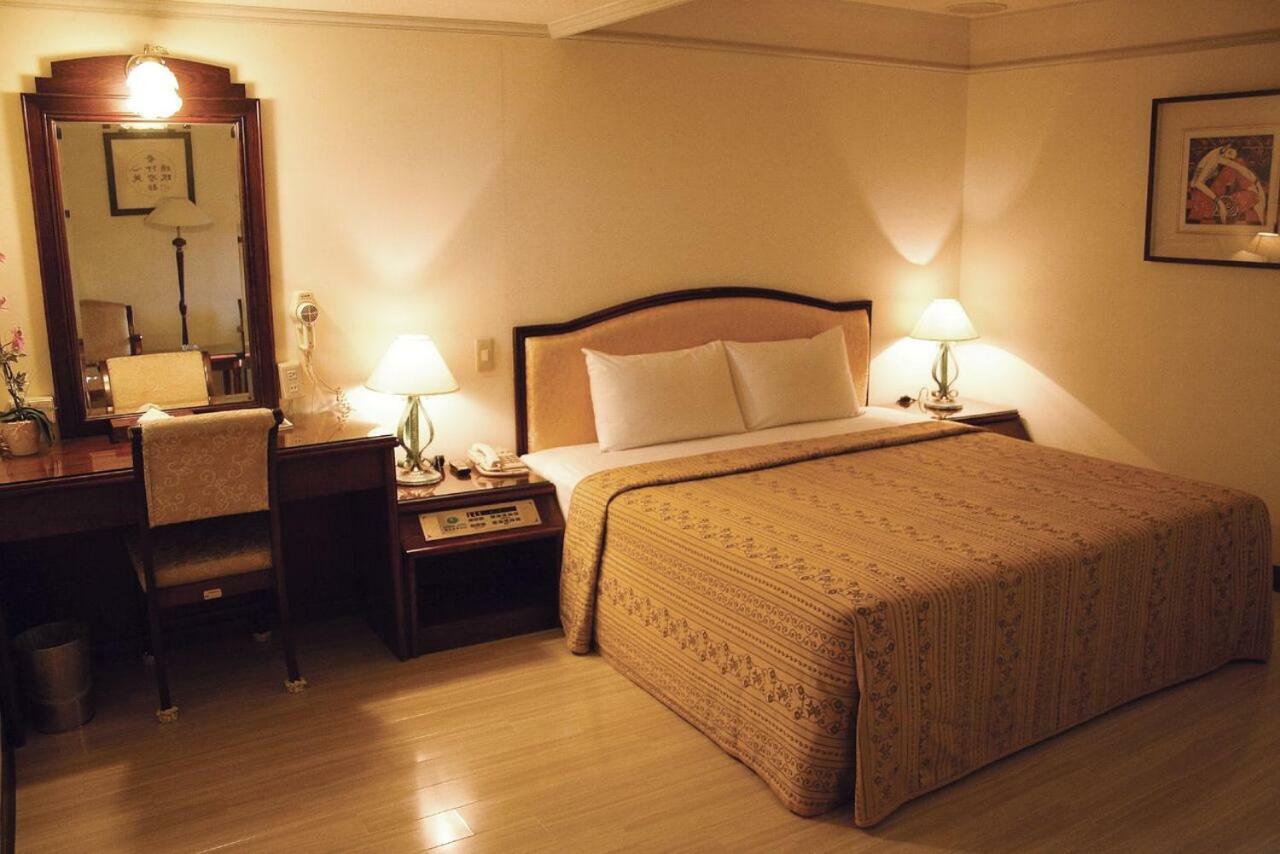 טאיצ'ונג Athens Hotel מראה חיצוני תמונה