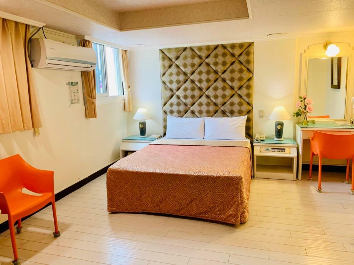טאיצ'ונג Athens Hotel מראה חיצוני תמונה